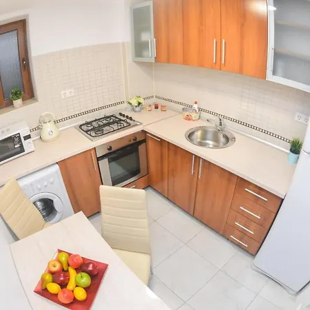 Spacious And Modern Close To Old