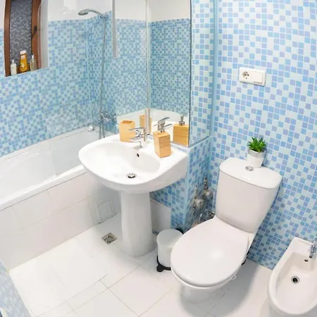 Spacious And Modern Close To Old