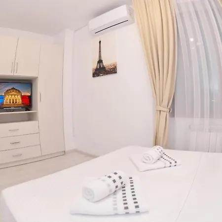 Spacious And Modern Close To Old * 布加勒斯特